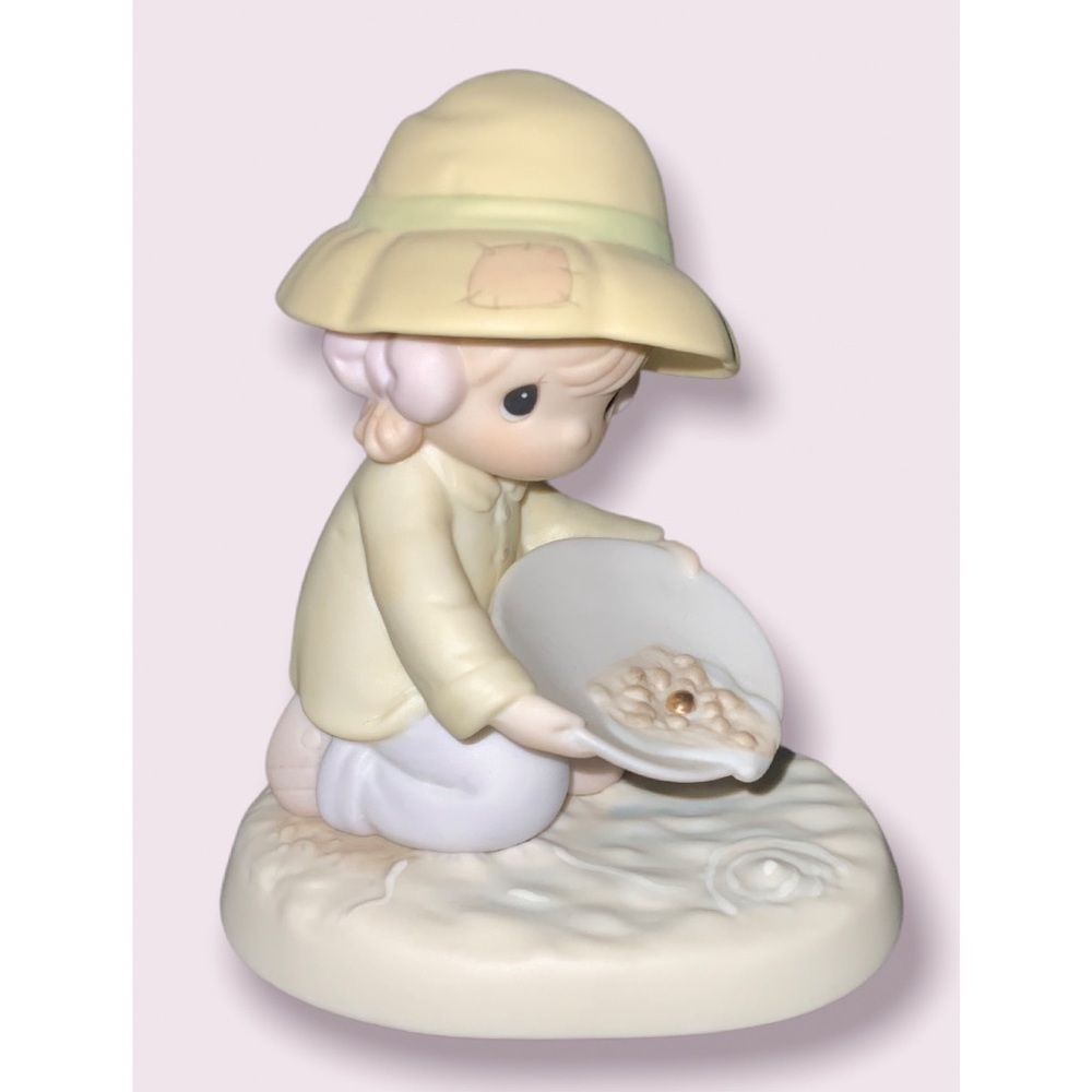 Precious Moments 1985 “You’re One In A Million To Me” Porcelain 5” Figurine - Picture 2 of 6